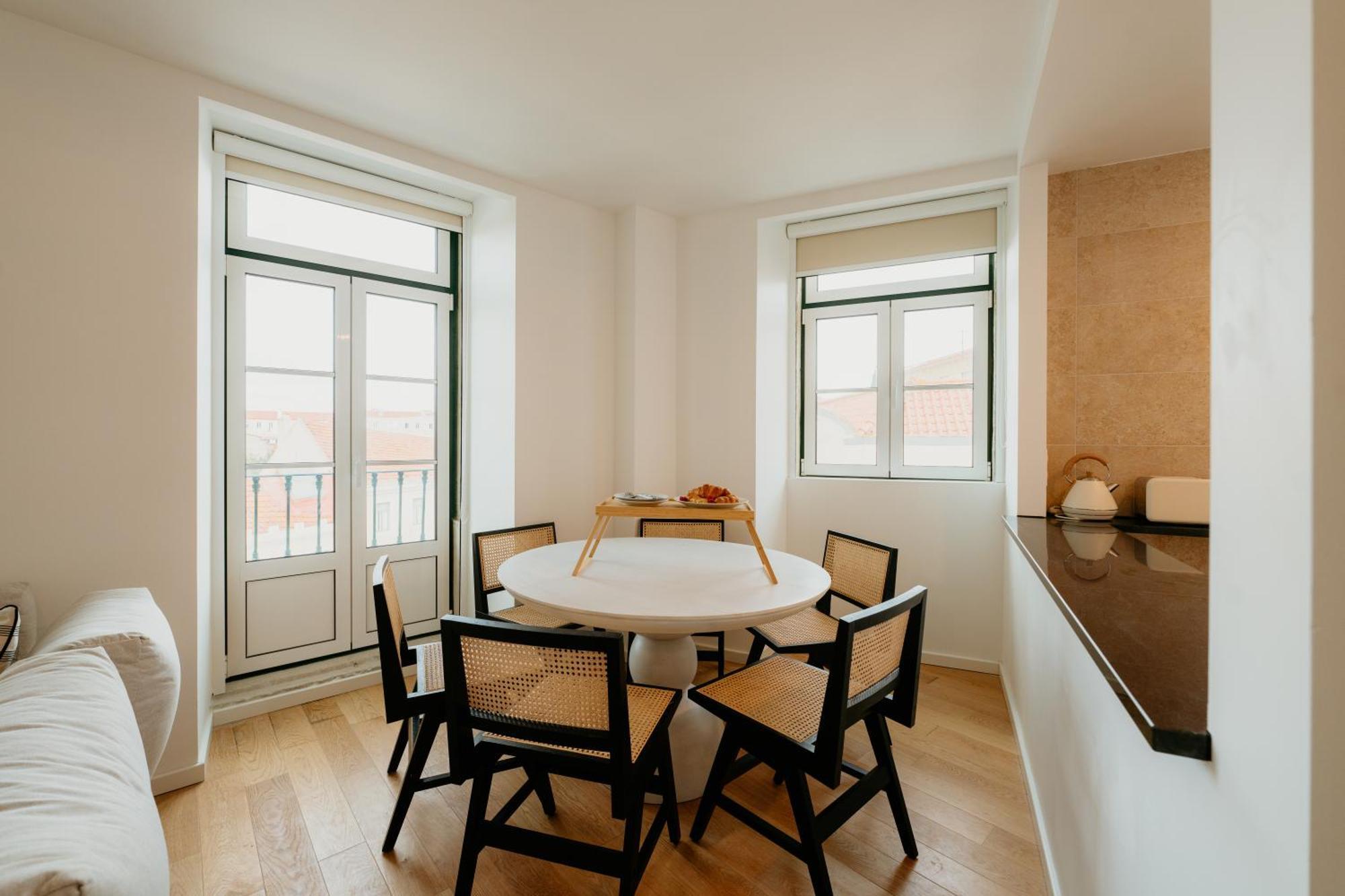 Mary Pink - No 1b - Lovely Two-bedroom