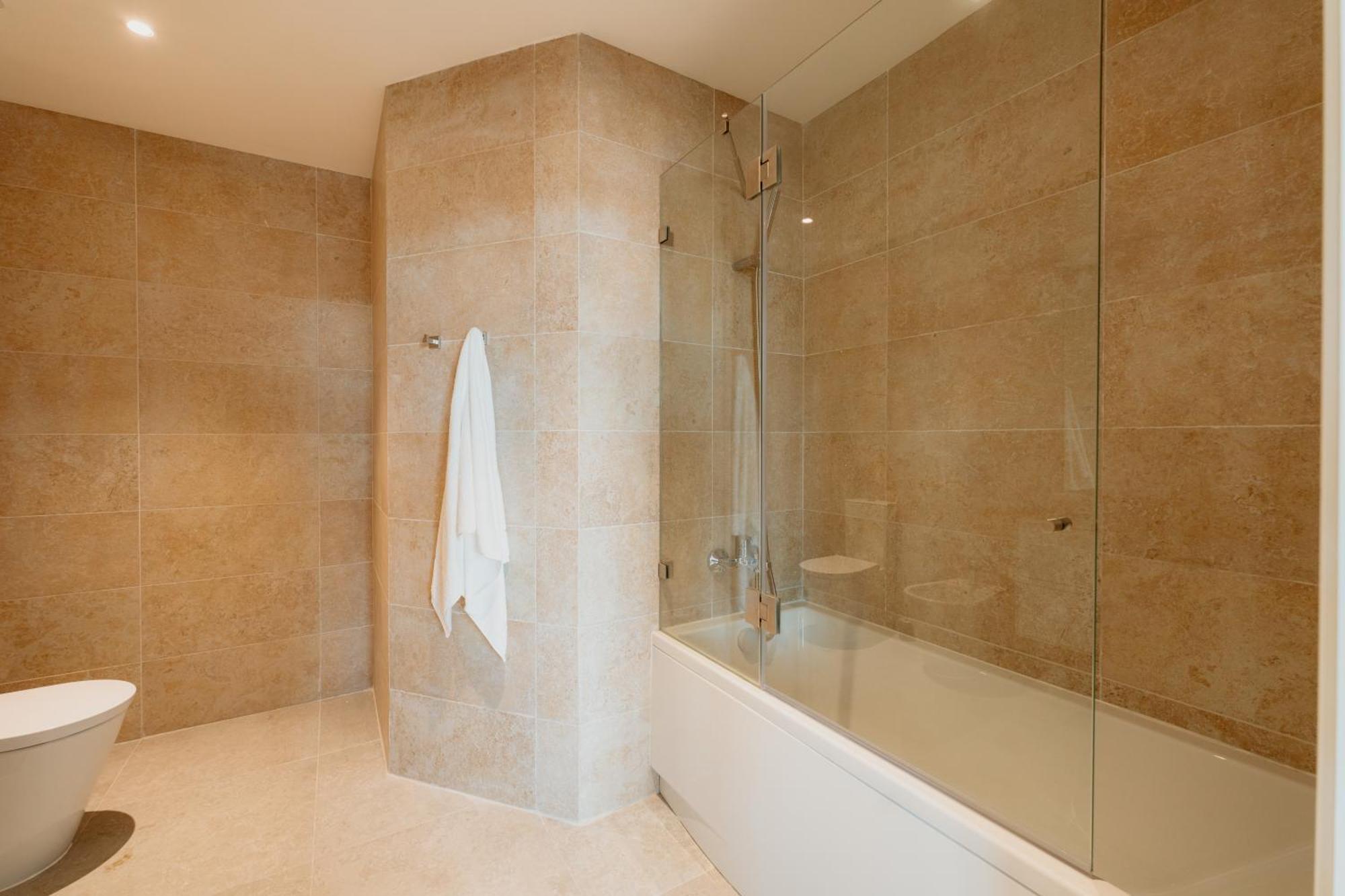 Mary Pink - No 1b - Lovely Two-bedroom *